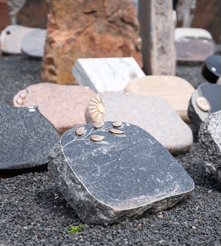 Grabsteine & Steinmetz in Quickborn Naturstein Nord